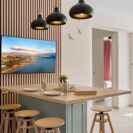 Old Town Gem With Terrace By Costarentals Appartamento