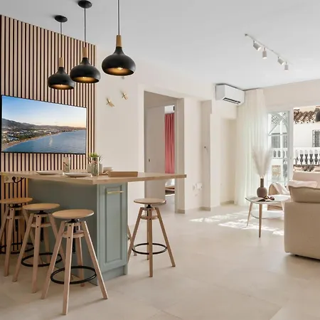 Old Town Gem With Terrace By Costarentals Appartamento *
