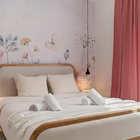 Old Town Gem With Terrace By Costarentals Apartament